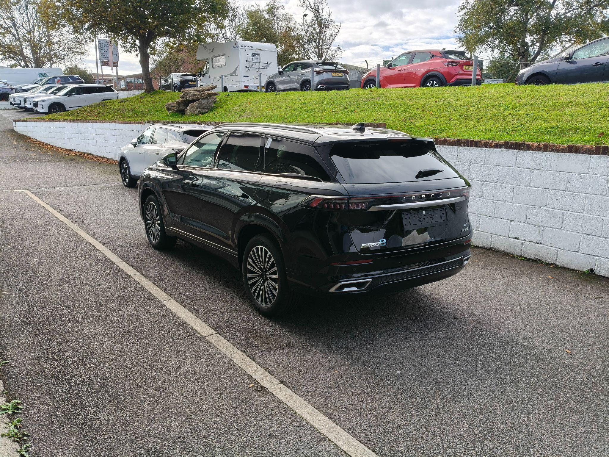 Large vehicle image